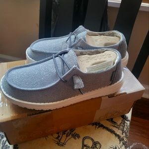 Hey Dude Women's Wendy Sparkling Silver, size 5. NWOT Never worn